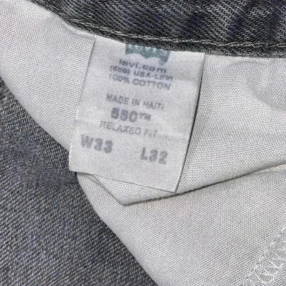Distressed Black Levi’s Size W33 L32​ - Picture 7 of 9